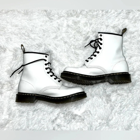 Dr. Martens | White Leather Lace Up Boots - Picture 10 of 12